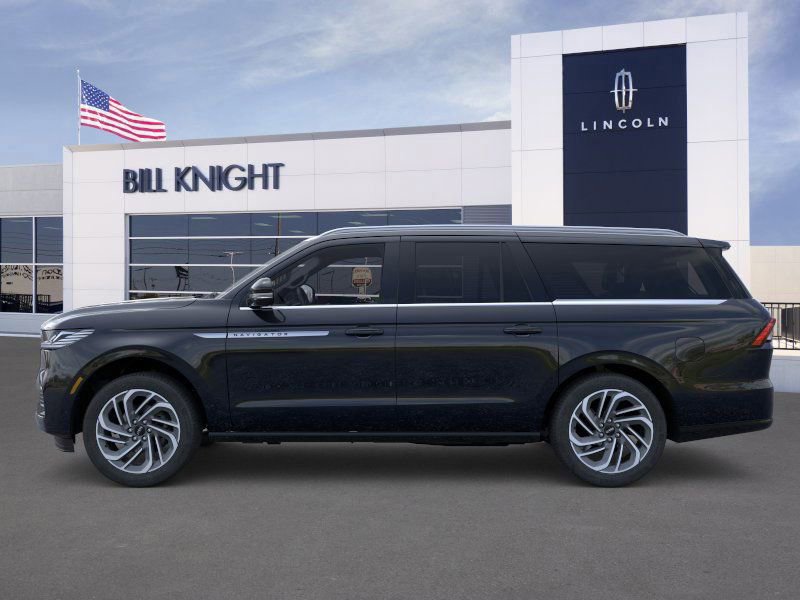 New 2025 Lincoln Navigator L Reserve image 3