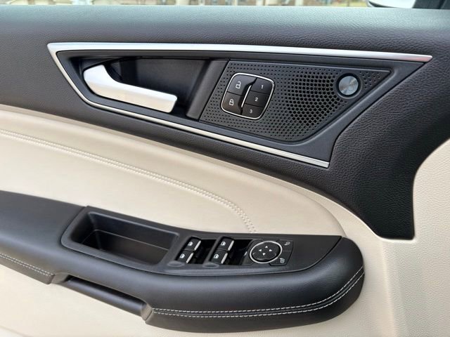 Used 2024 Ford Edge Titanium image 10