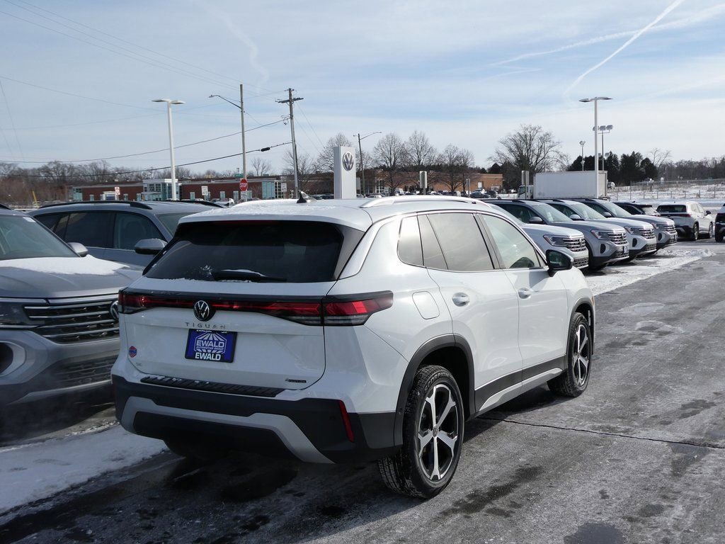 New 2026 Volkswagen Tiguan SE AWD/4WD image 3