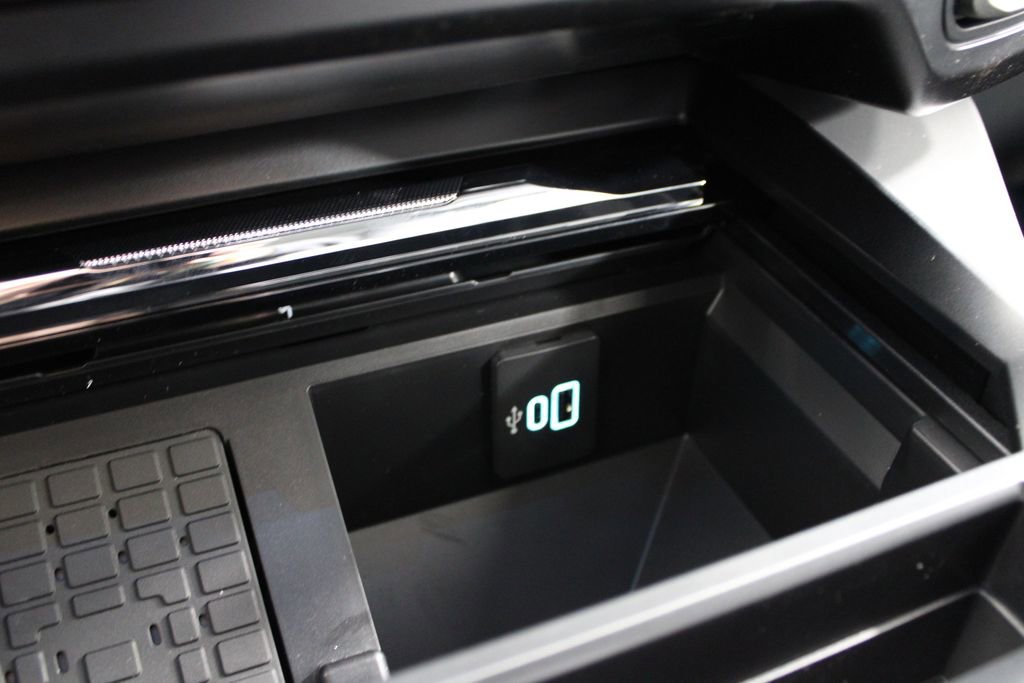 New 2026 Ford F250 Lariat w/ Black Appearance Package image 48