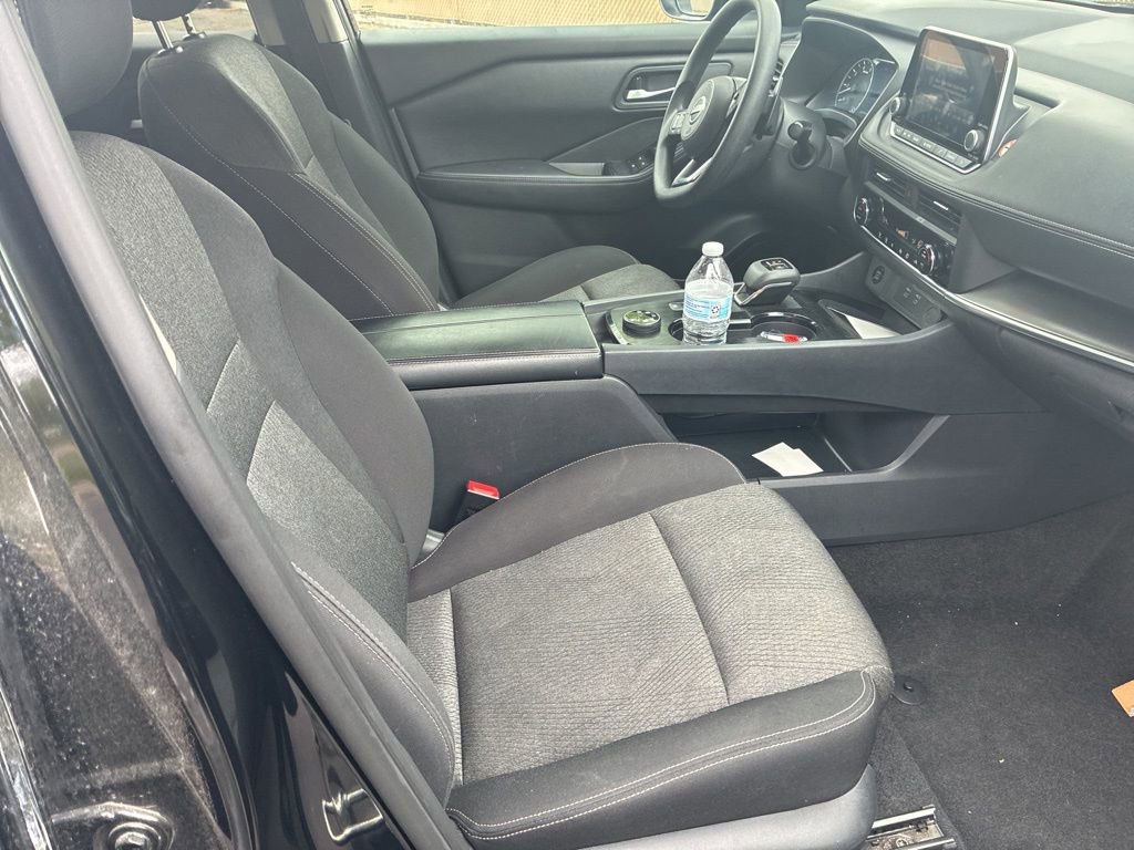 Used 2024 Nissan Rogue SV AWD/4WD image 8