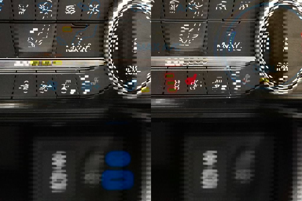 Used 2022 Ford Escape Titanium w/ Titanium Elite Package image 25