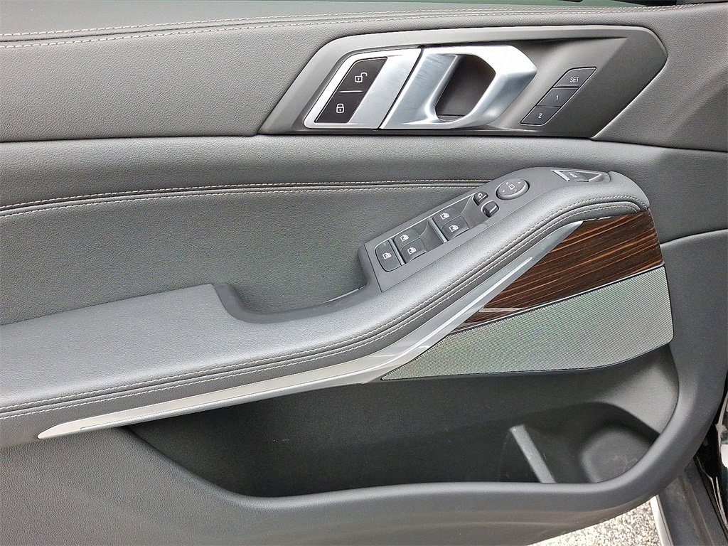 Used 2024 BMW X5 xDrive40i w/ Premium Package image 15