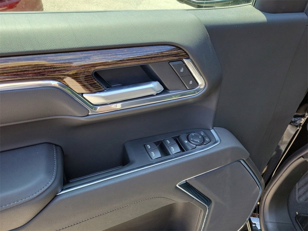 New 2025 GMC Sierra 1500 SLE w/ Preferred Package image 8