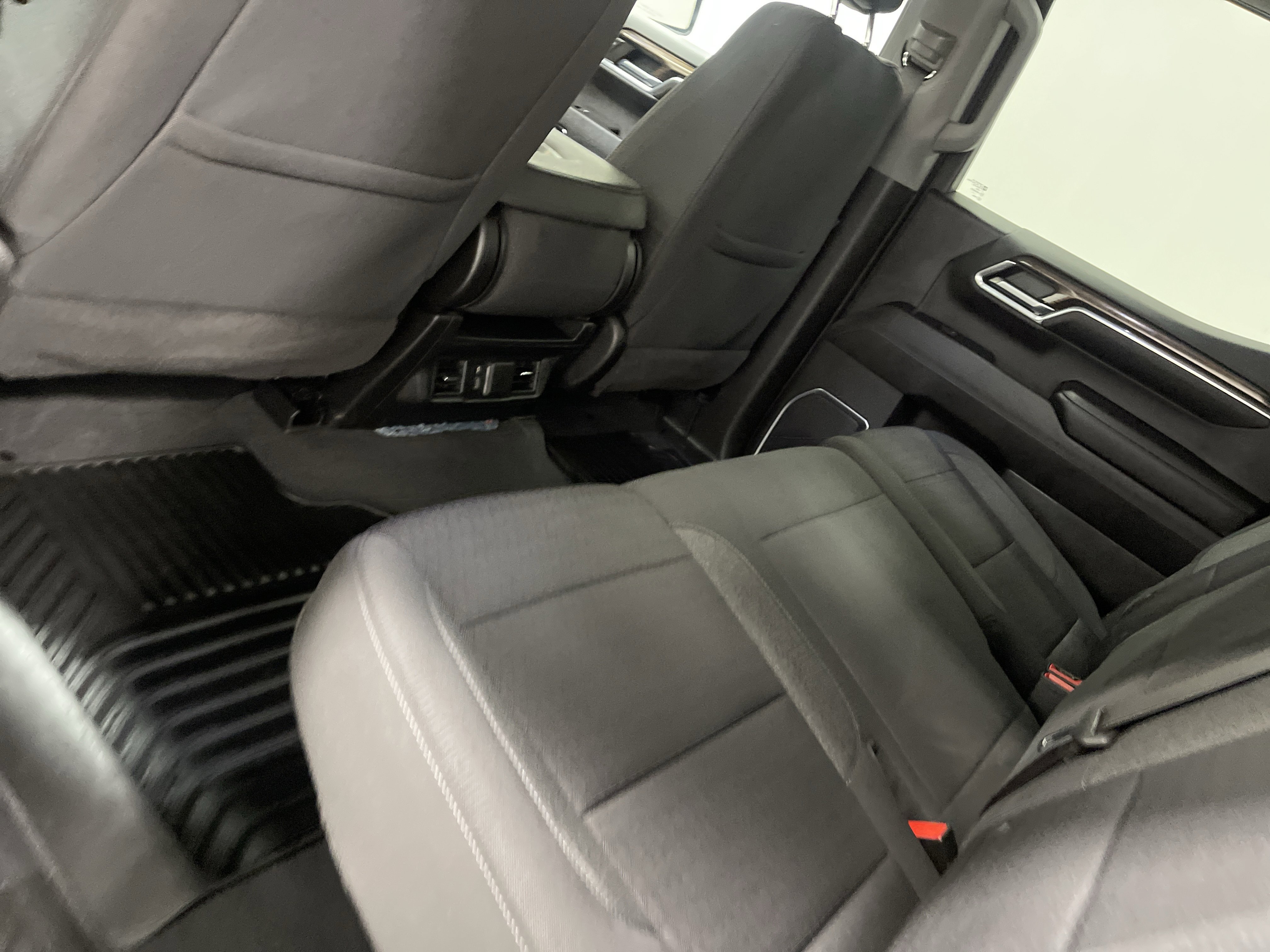 Used 2023 Chevrolet Silverado 1500 LT AWD/4WD image 17