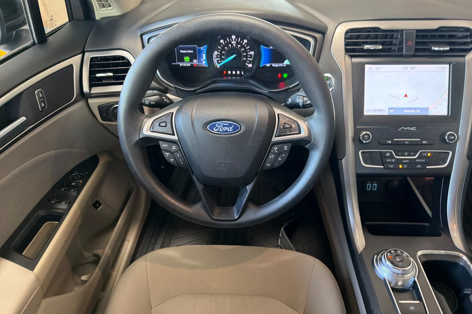 Used 2020 Ford Fusion SE FWD image 15