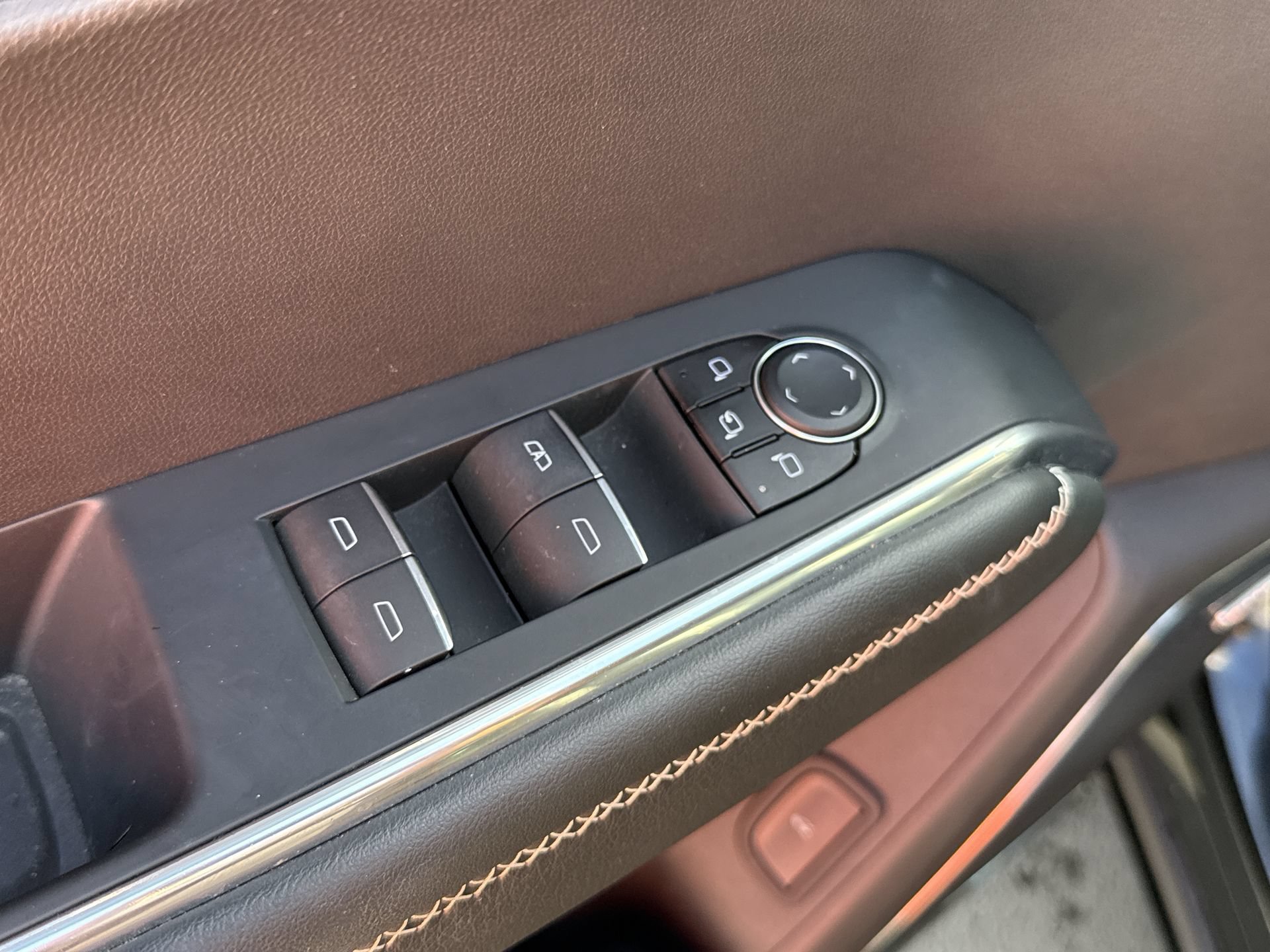 Used 2025 GMC Acadia Denali w/ Super Cruise Package FWD image 15