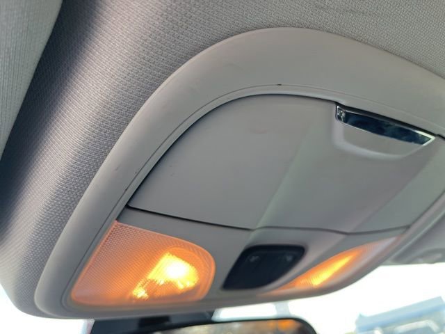 Used 2019 Jeep Cherokee Latitude w/ Popular Appearance Group image 29