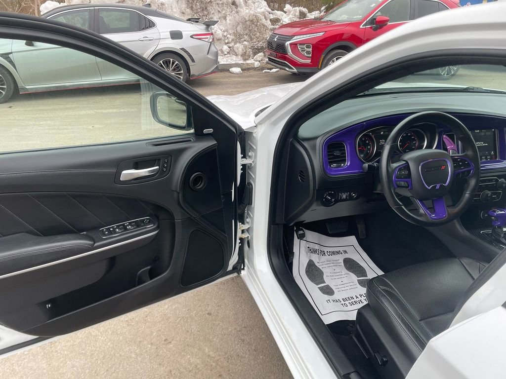 Used 2019 Dodge Charger SXT w/ Plus Group image 10