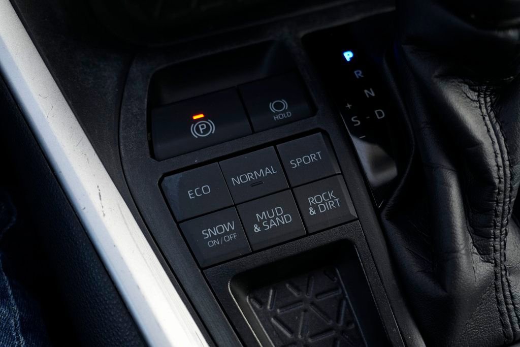 Used 2022 Toyota RAV4 XLE Premium image 59