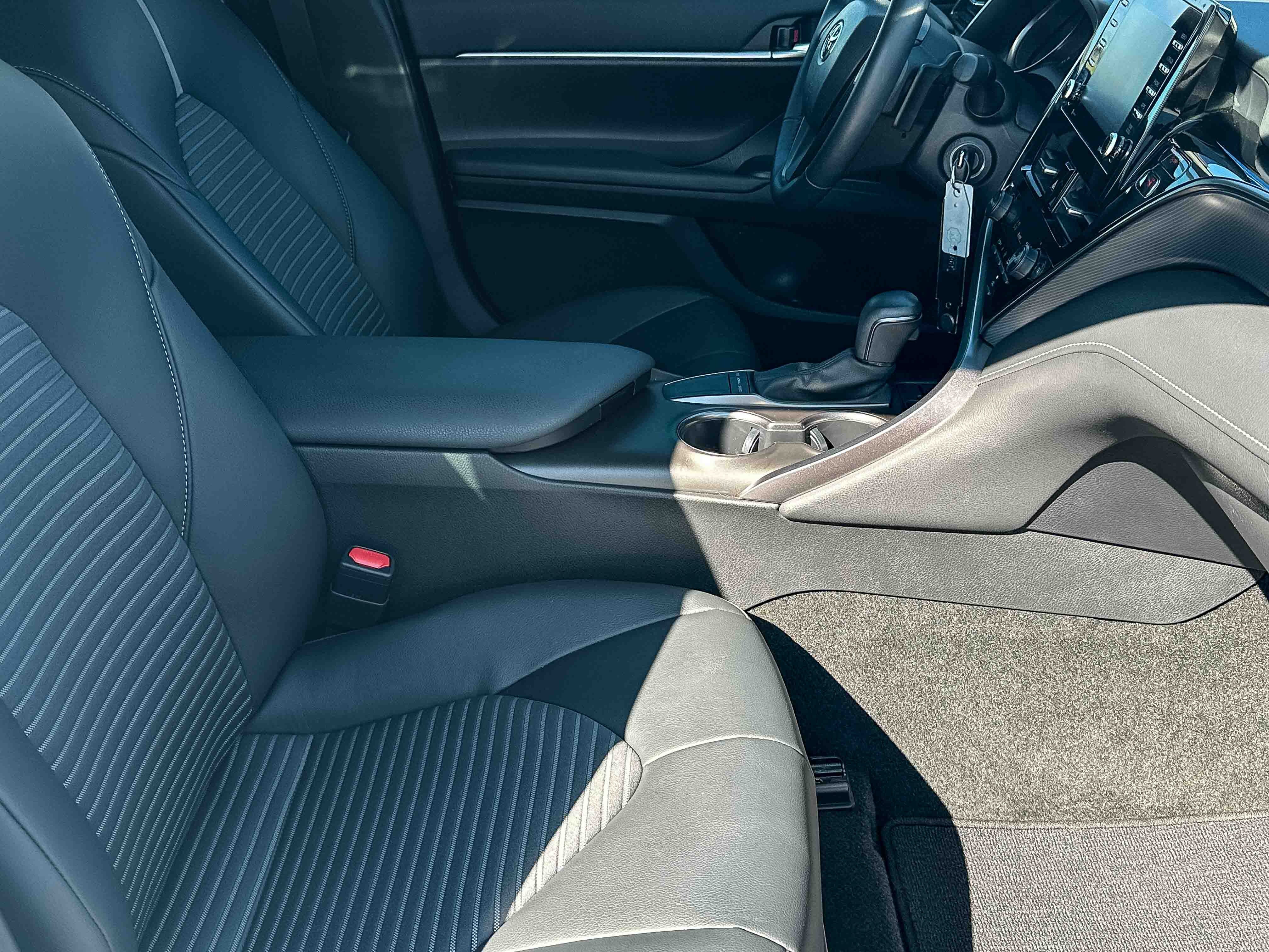 Used 2023 Toyota Camry SE image 23