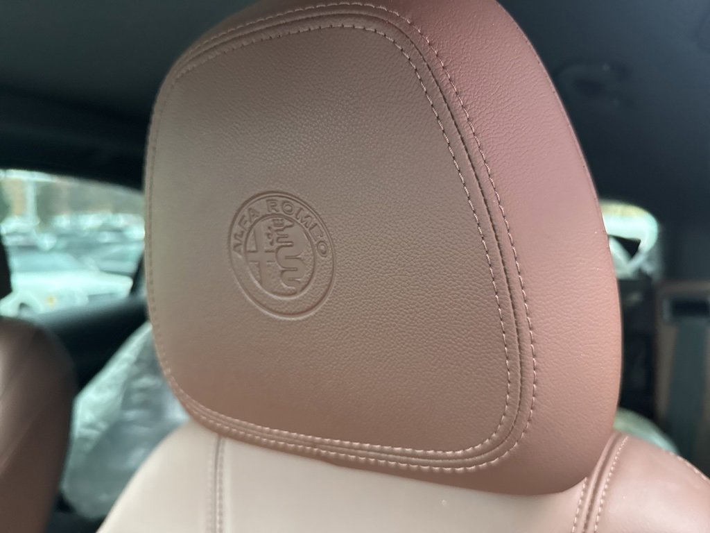 Used 2023 Alfa Romeo Stelvio Ti image 30