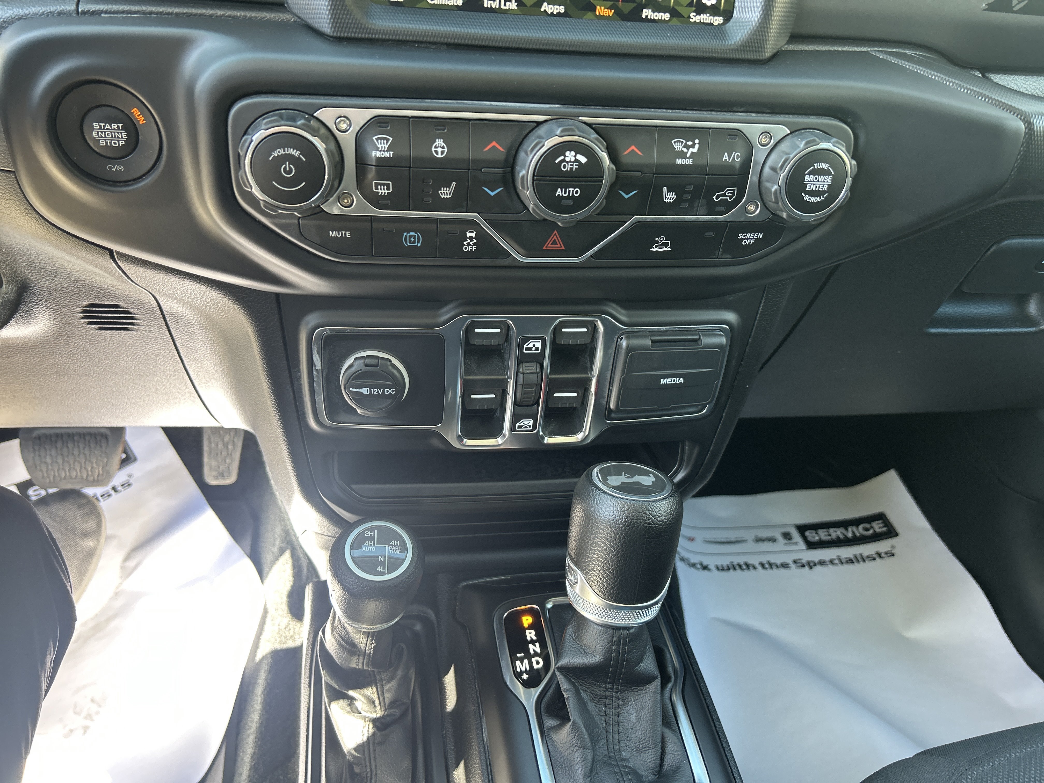 Used 2023 Jeep Wrangler Unlimited w/ Cold Weather Group AWD/4WD image 19