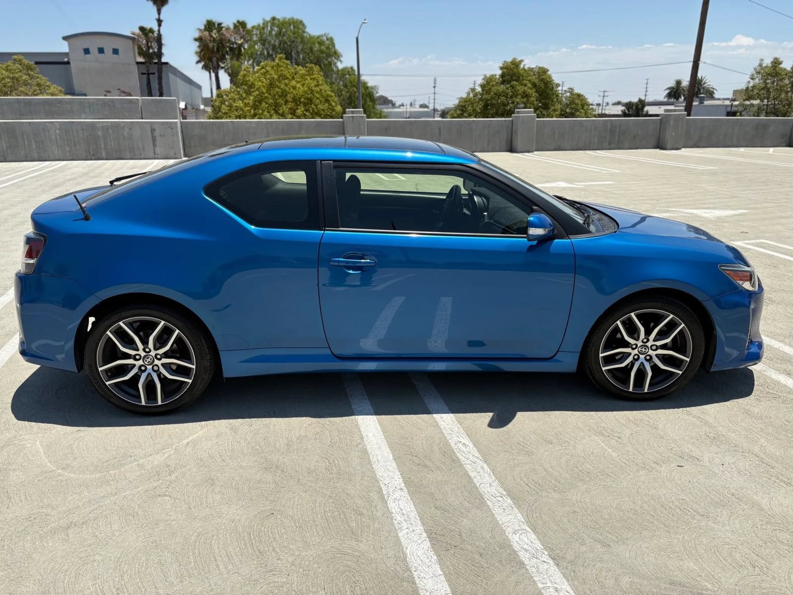 Used 2016 Scion tC FWD image 4