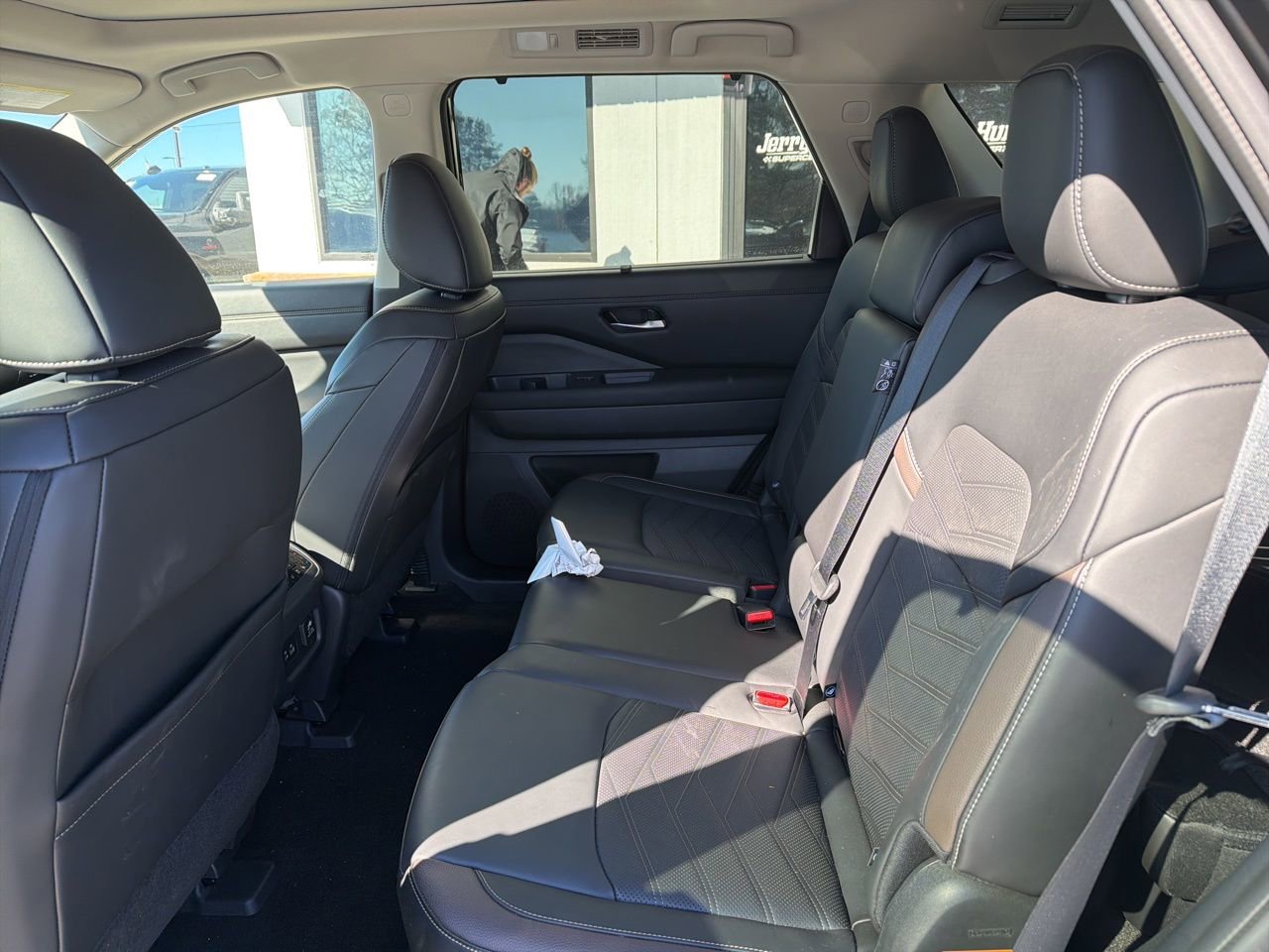 Used 2024 Nissan Pathfinder Platinum w/ Cargo Package image 5