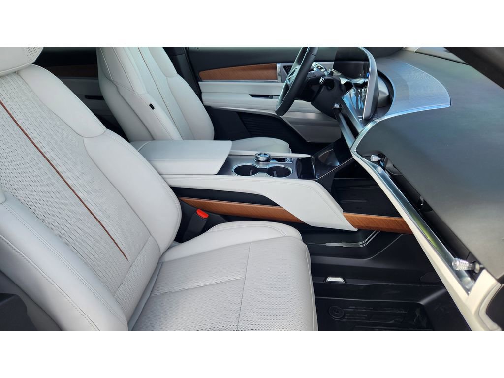New 2026 Cadillac Vistiq Sport w/ LPO, Floor Liner Package image 2