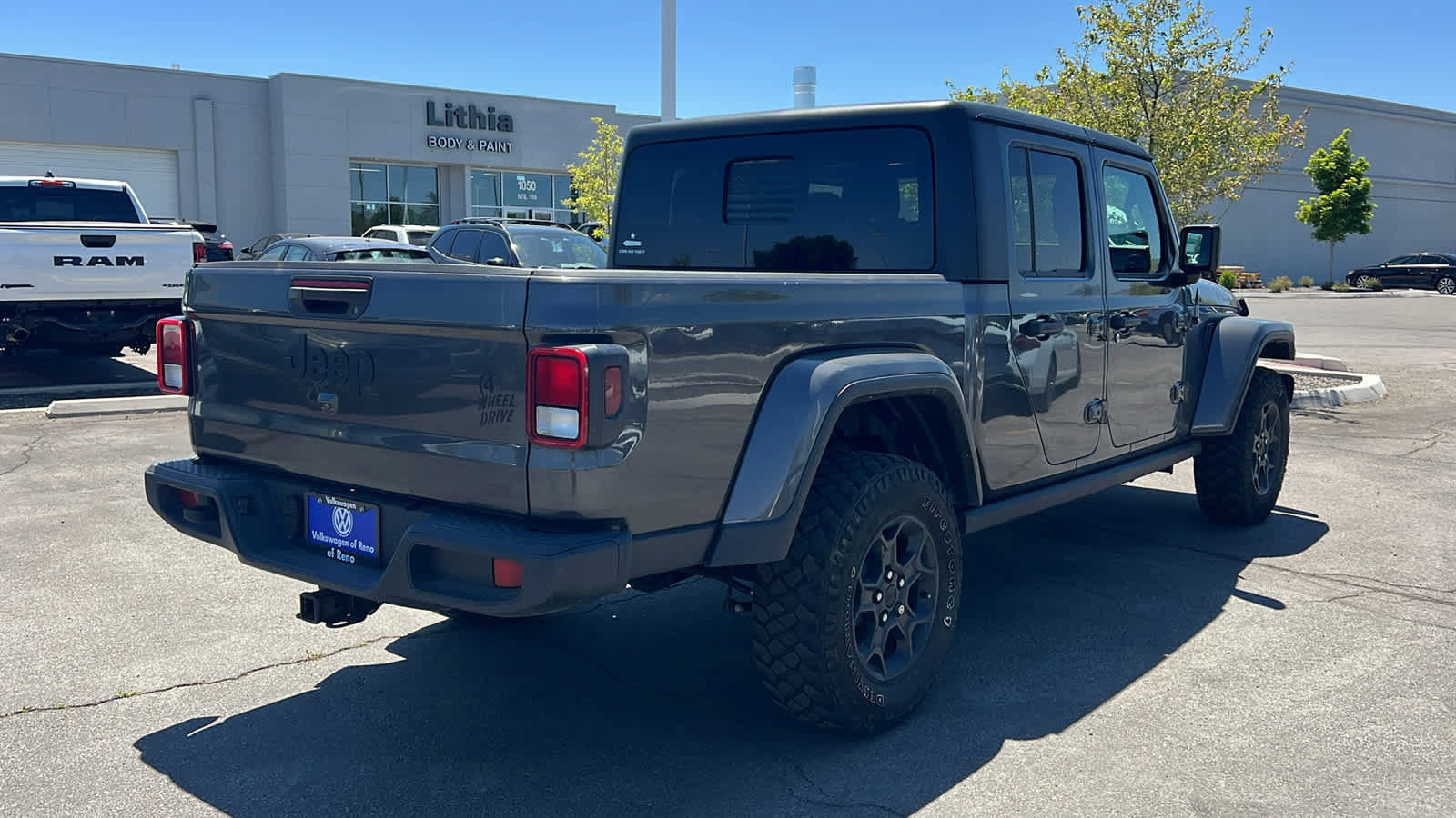 Used 2023 Jeep Gladiator Sport AWD/4WD image 5