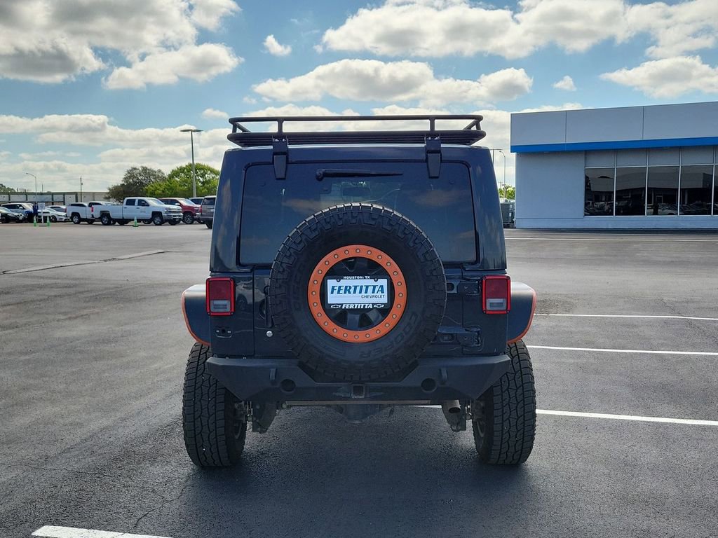 Used 2016 Jeep Wrangler Unlimited Rubicon w/ Connectivity Group image 5