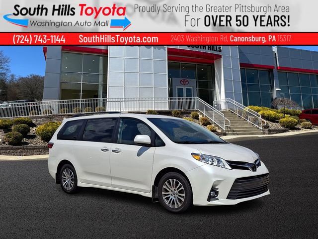 Used 2019 Toyota Sienna XLE Premium FWD image 1