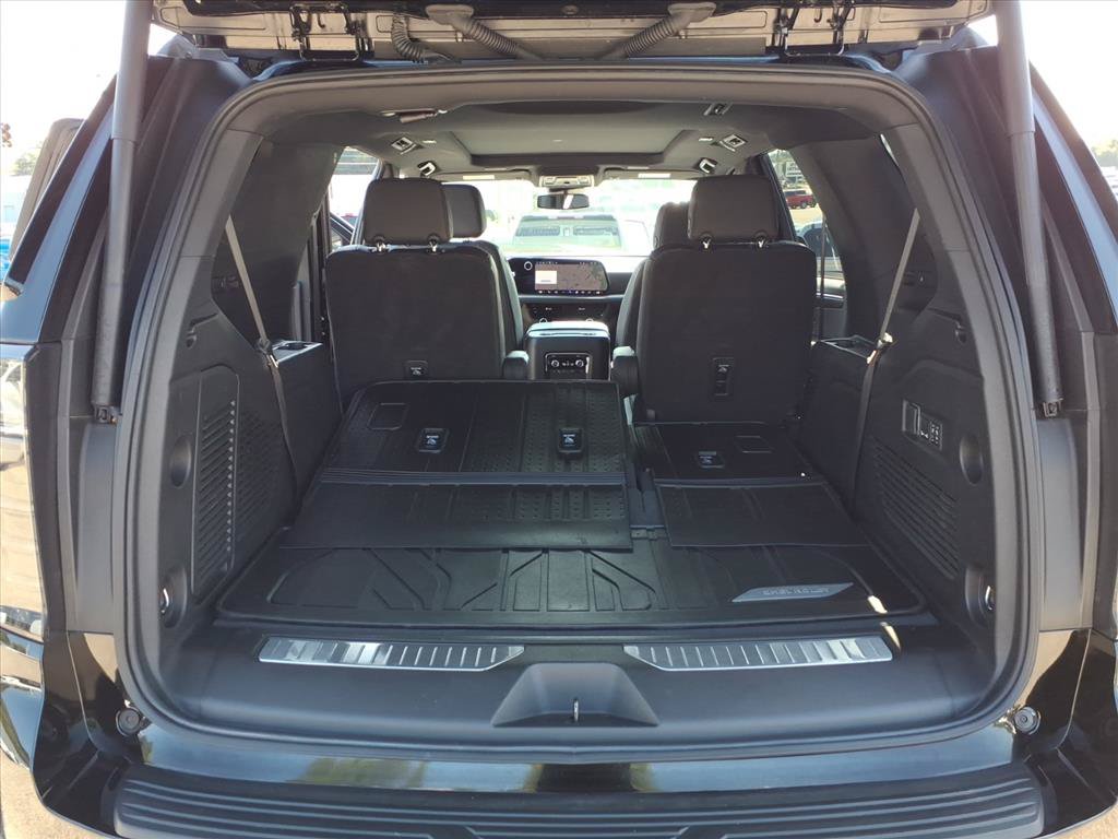 Used 2025 Chevrolet Tahoe Z71 w/ Comfort Package AWD/4WD image 14
