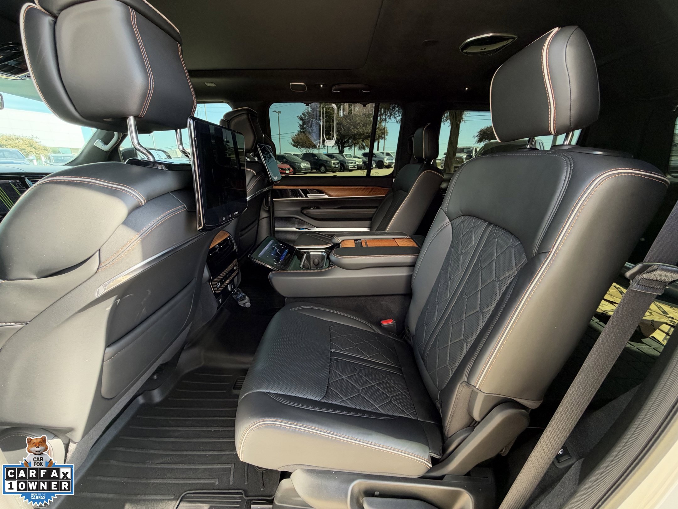 Used 2024 Jeep Grand Wagoneer Series III w/ Rear Seat Video Group 1 AWD/4WD image 29