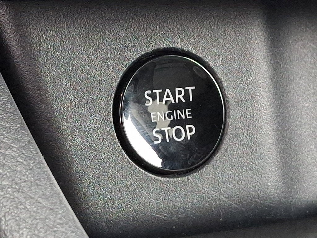 Used 2025 Nissan Rogue SV AWD/4WD image 25