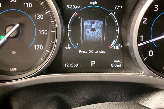 Used 2017 Jaguar F-PACE R-Sport AWD/4WD image 10
