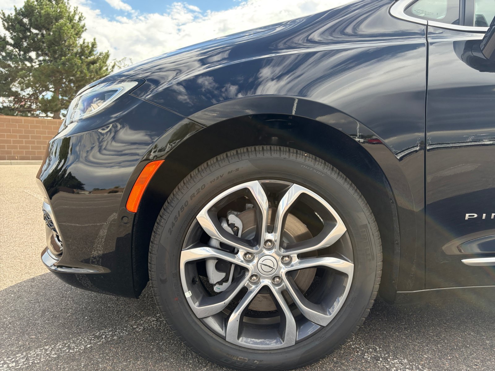 New 2026 Chrysler Pacifica Pinnacle AWD/4WD image 11