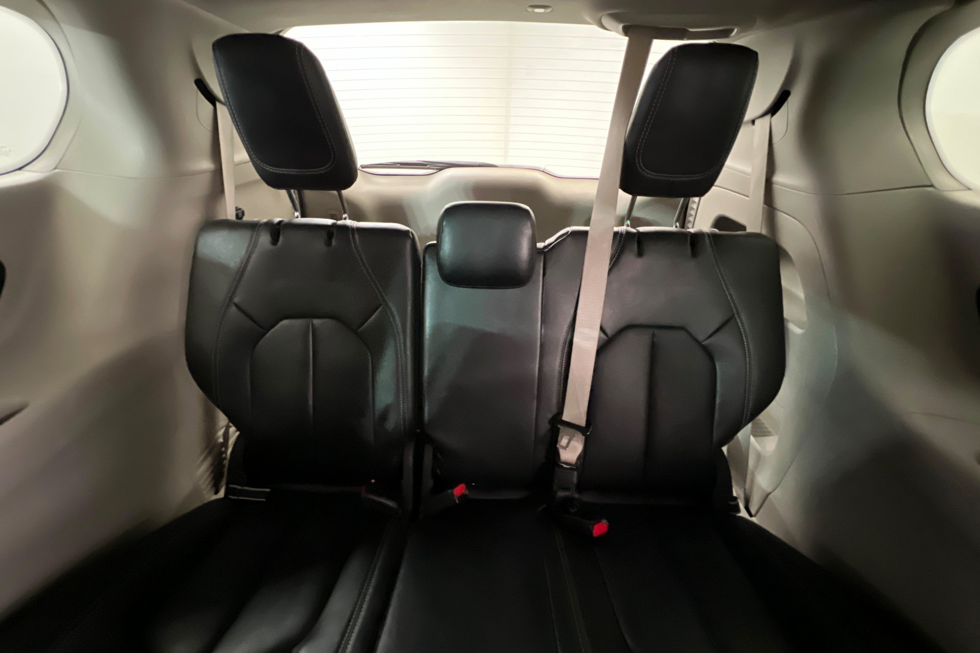Used 2024 Chrysler Pacifica Touring-L FWD image 22