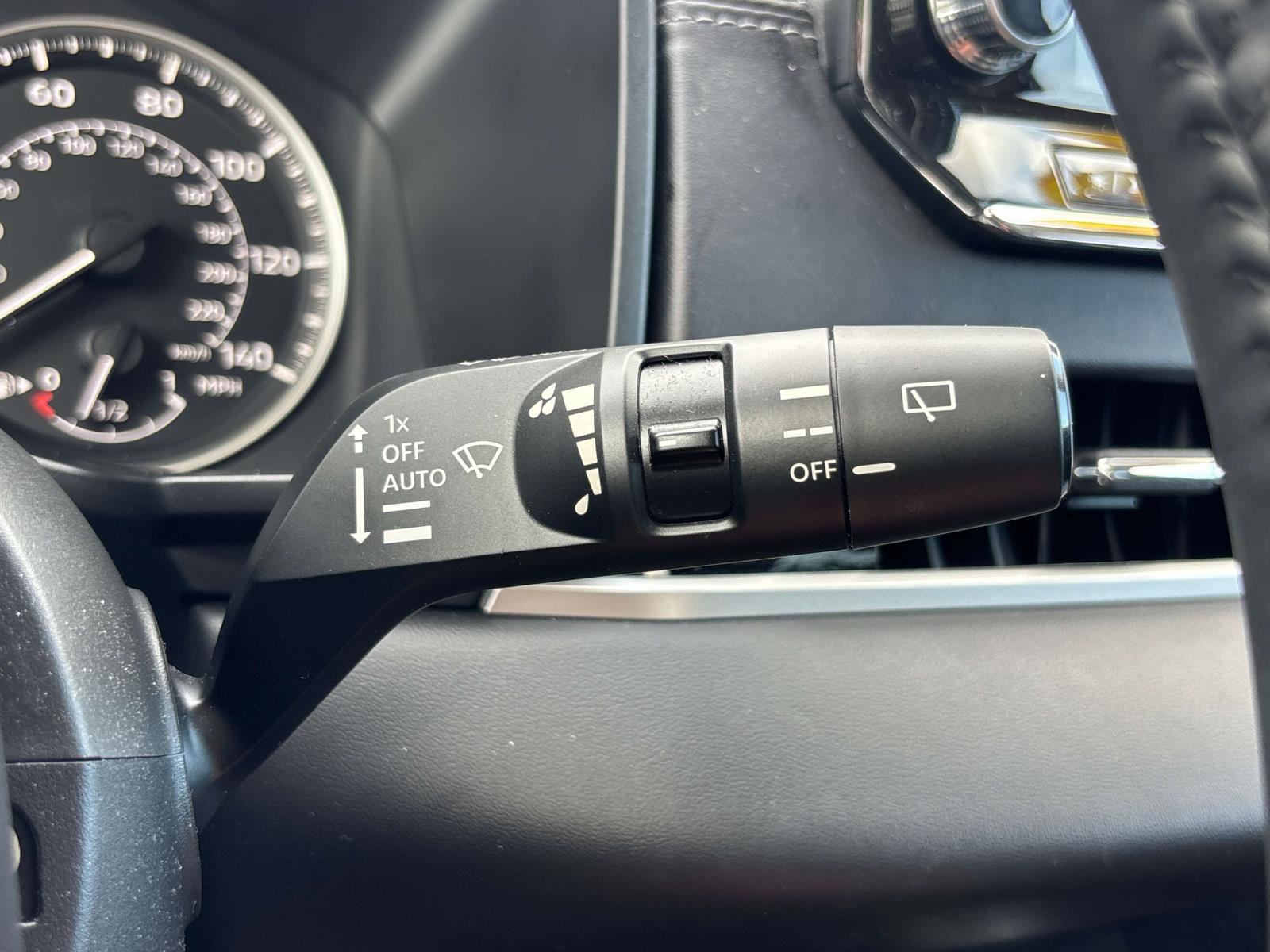 Used 2024 Mitsubishi Outlander SE image 28