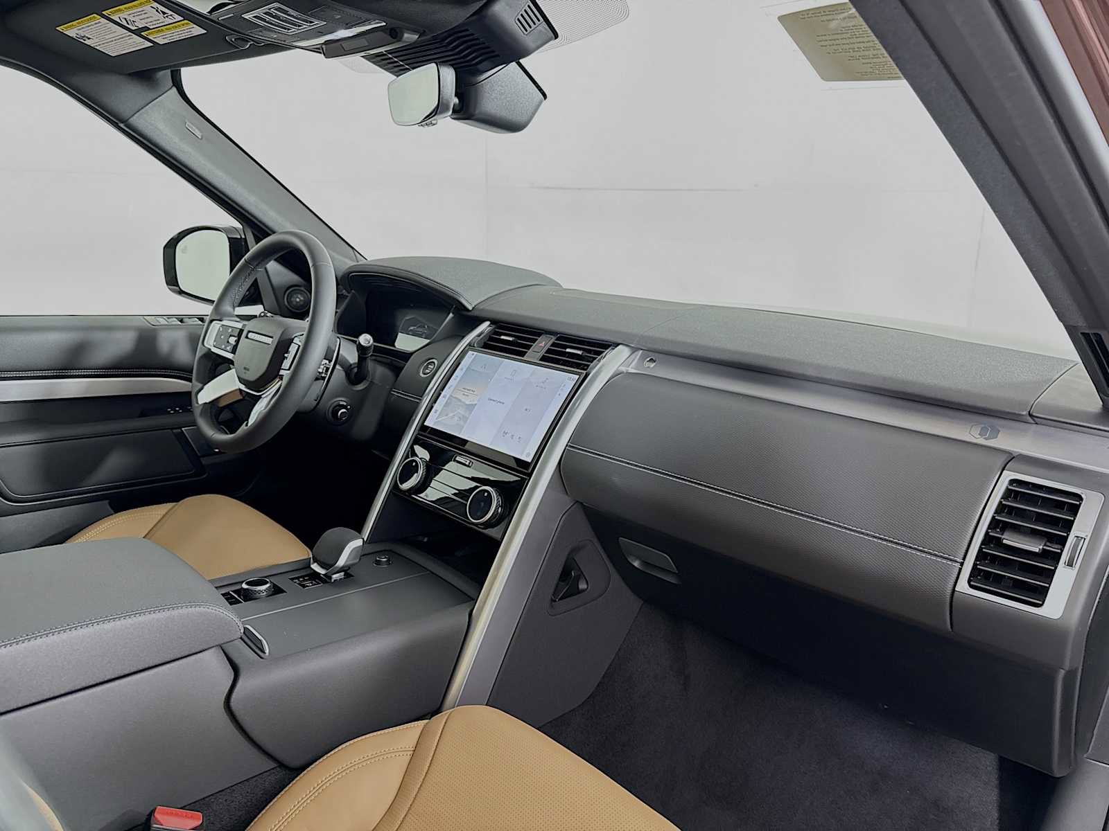 New 2026 Land Rover Discovery Limited Edition image 28