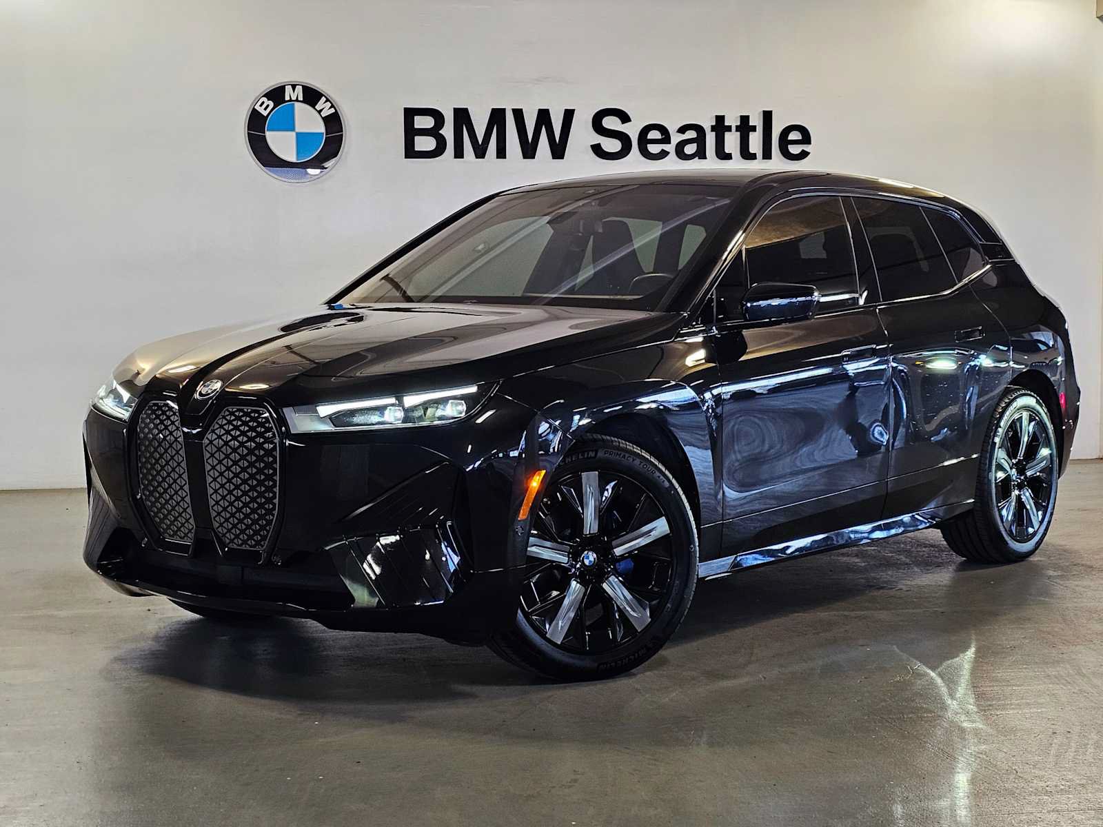 Used 2024 BMW iX xDrive50 w/ Premium Package AWD/4WD video 1