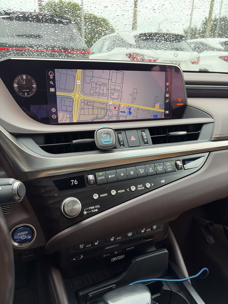 Used 2021 Lexus ES 300h w/ Accessory Package FWD image 3