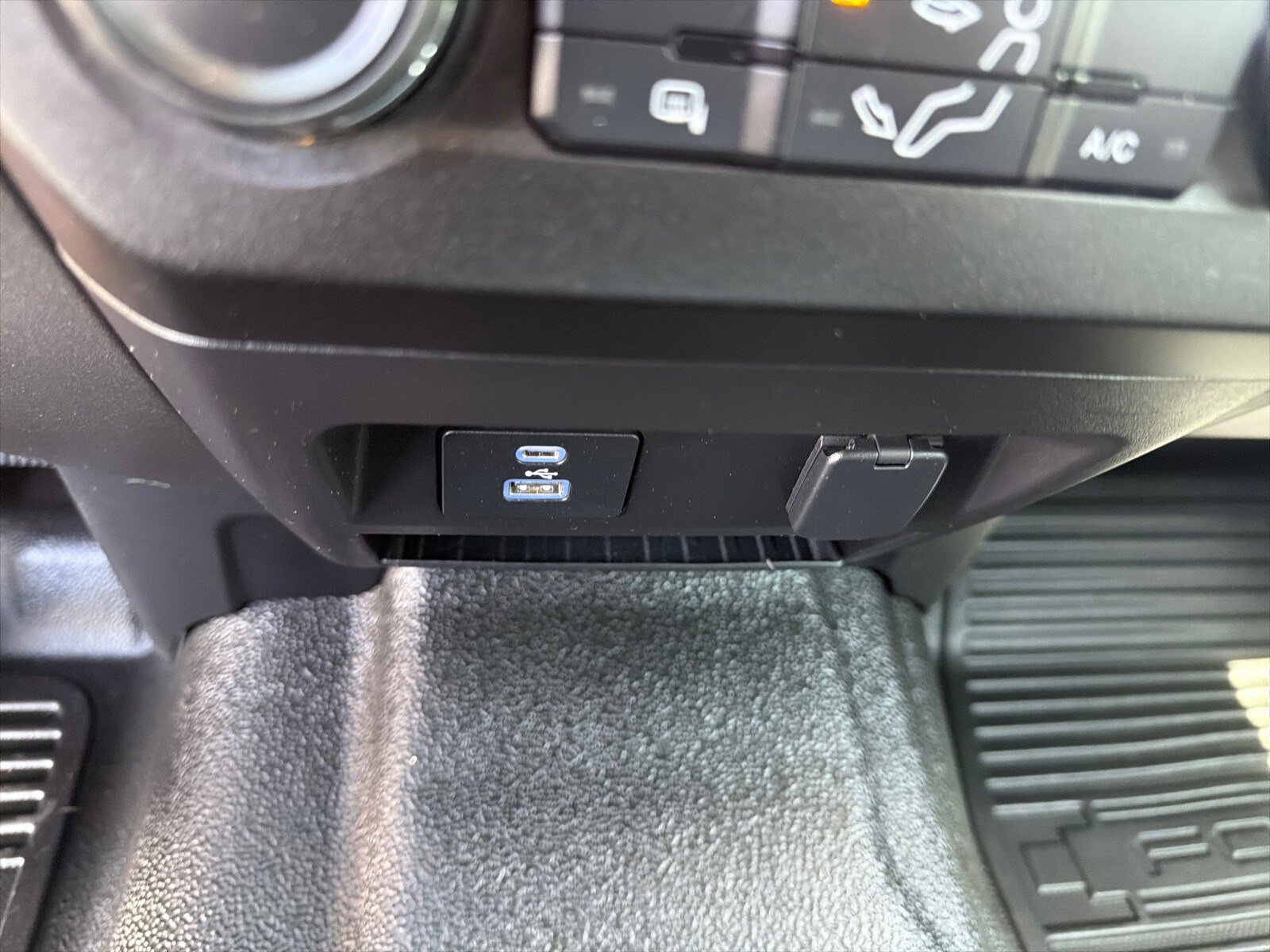 Used 2021 Ford F350 XL w/ Power Equipment Group AWD/4WD image 24