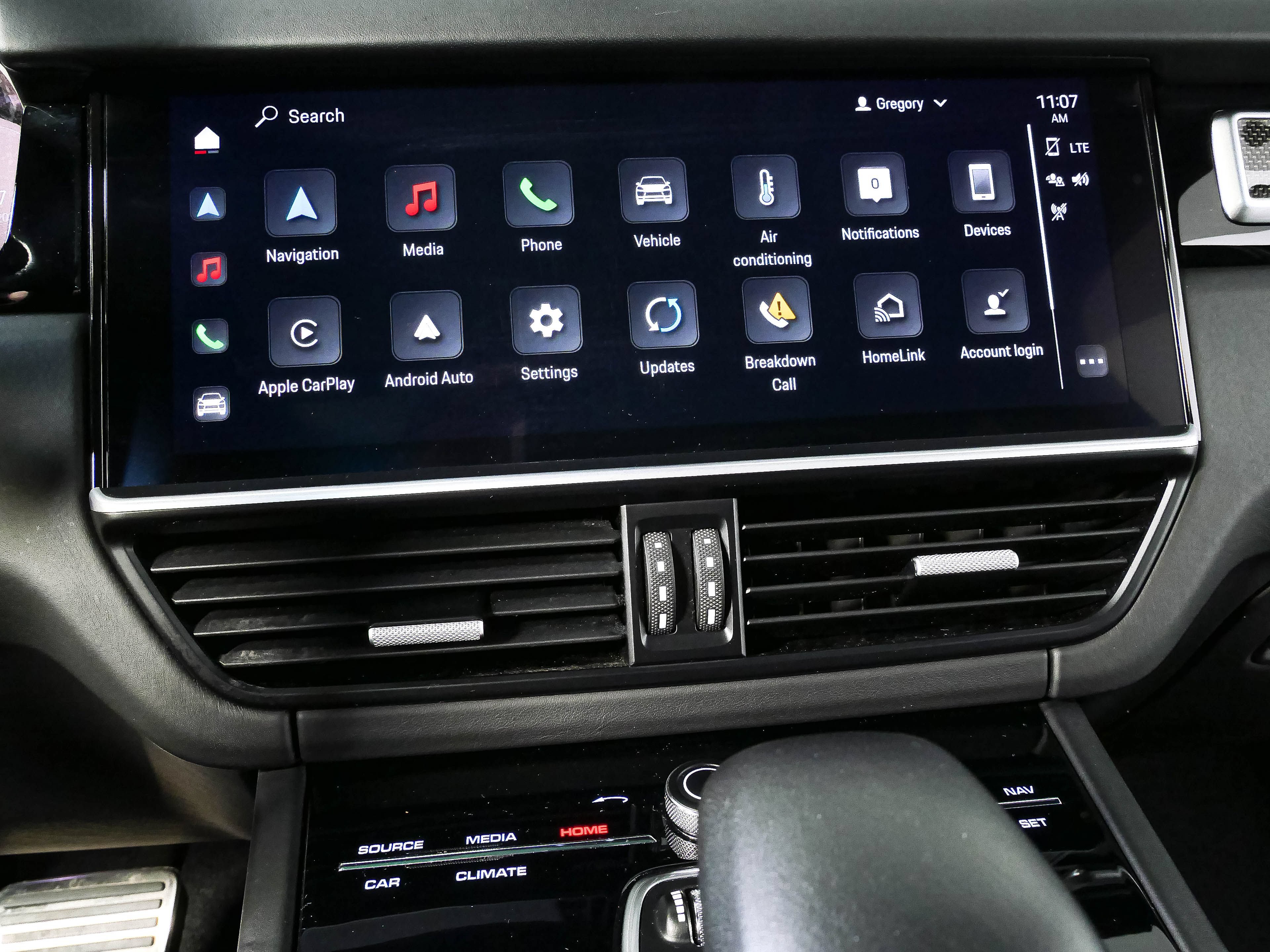 Certified 2023 Porsche Cayenne GTS w/ Premium Package AWD/4WD image 14