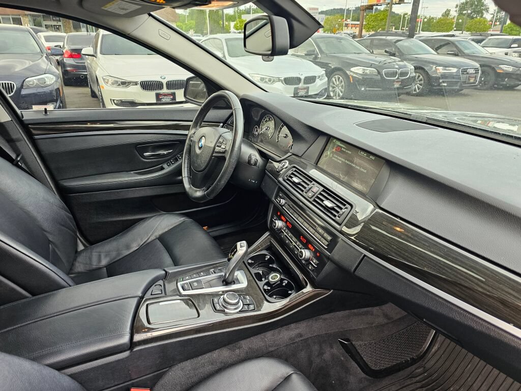 Used 2013 BMW 528i xDrive Sedan AWD/4WD image 12