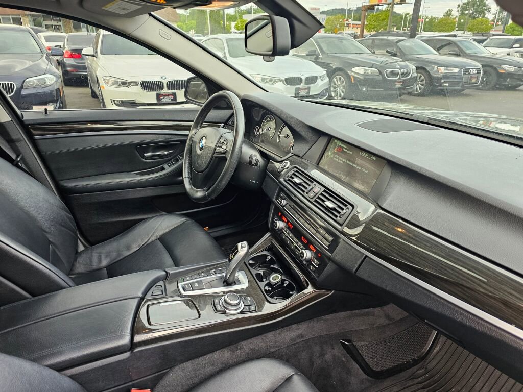 Used 2013 BMW 528i xDrive Sedan AWD/4WD image 12