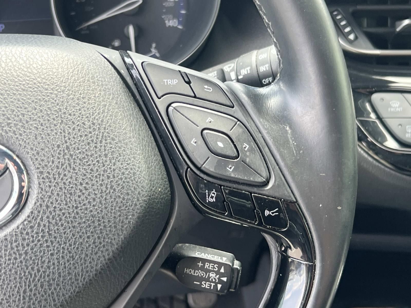 Used 2019 Toyota C-HR XLE FWD image 26