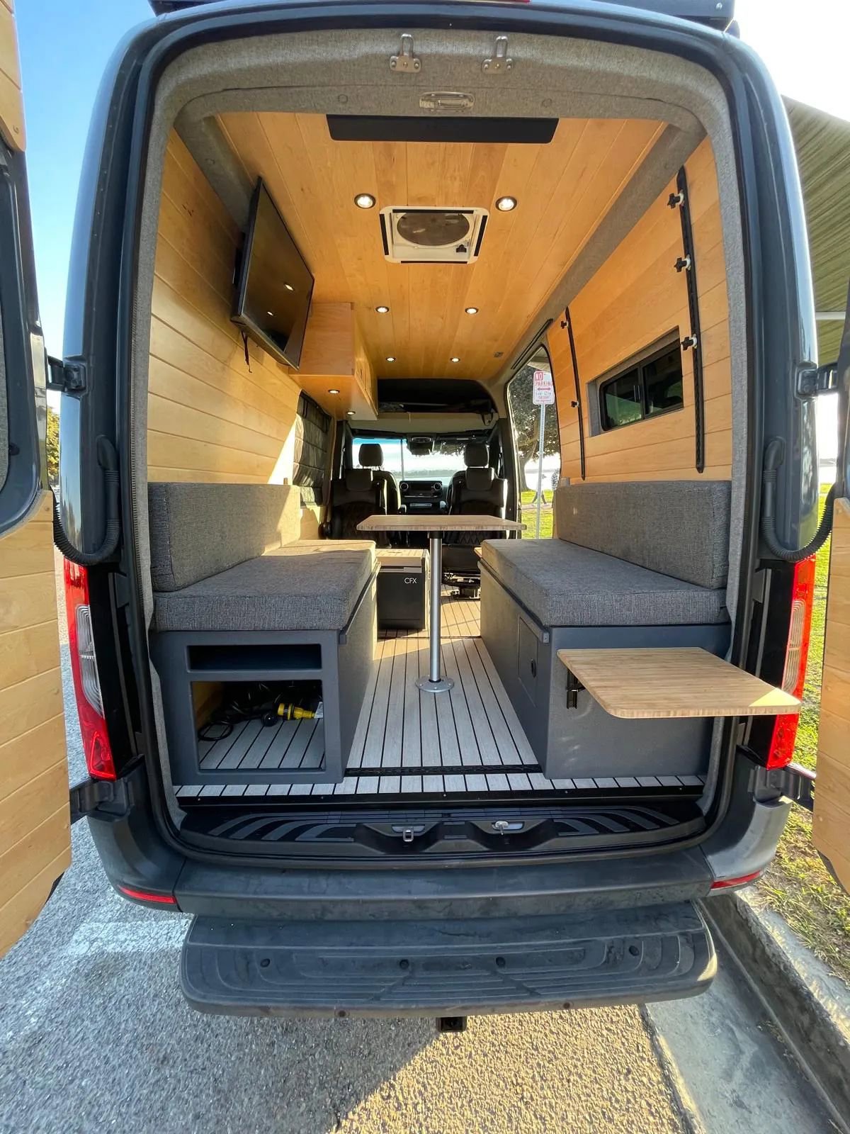 Used 2021 Mercedes-Benz Sprinter 2500 image 12