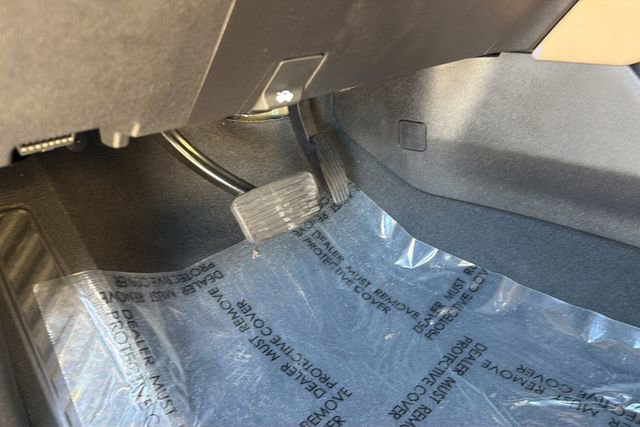 Used 2021 Chevrolet Tahoe Premier w/ Premium Package image 35