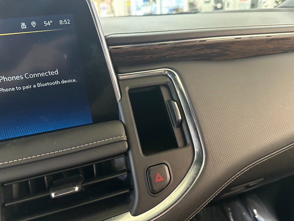 Used 2024 Chevrolet Suburban Premier image 29