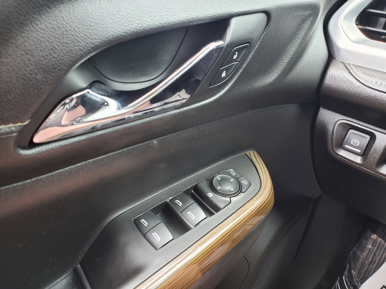 Used 2019 GMC Acadia SLE image 13