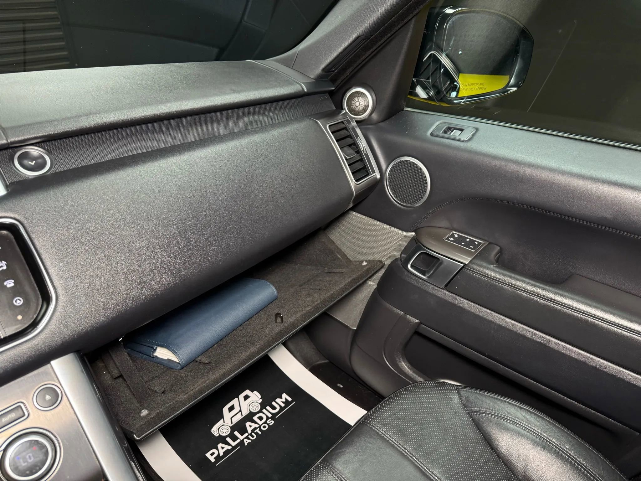 Used 2016 Land Rover Range Rover Sport SE image 53