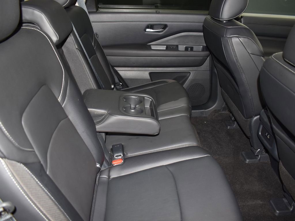 Used 2024 Nissan Pathfinder SL image 23