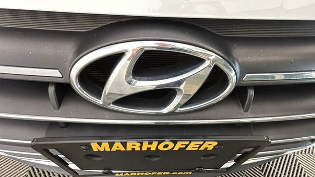 Used 2020 Hyundai Elantra Limited w/ Ultimate Package 03 FWD image 8