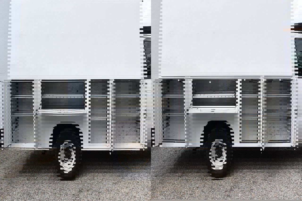 Used 2017 Ford E-350 and Econoline 350 Super Duty w/ Power Windows & Locks Group image 26