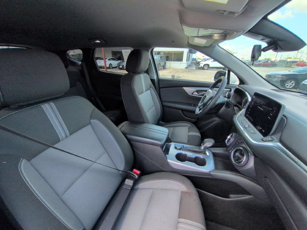 Used 2025 Chevrolet Blazer LT FWD image 30