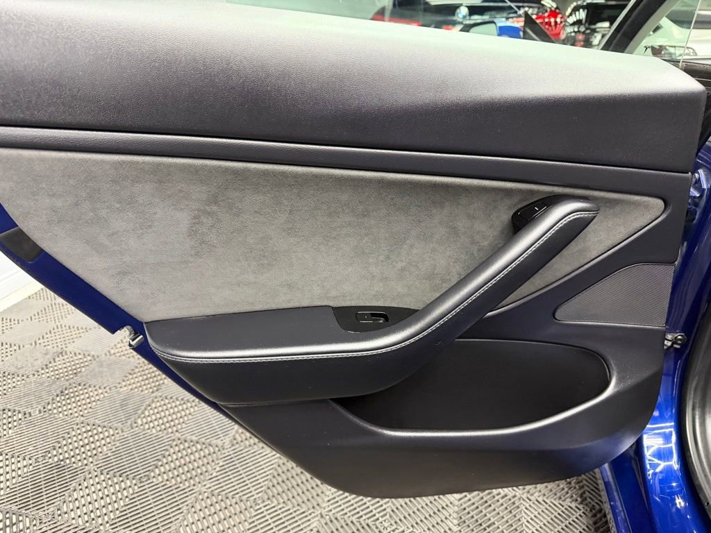 Used 2018 Tesla Model 3 Mid Range RWD image 38