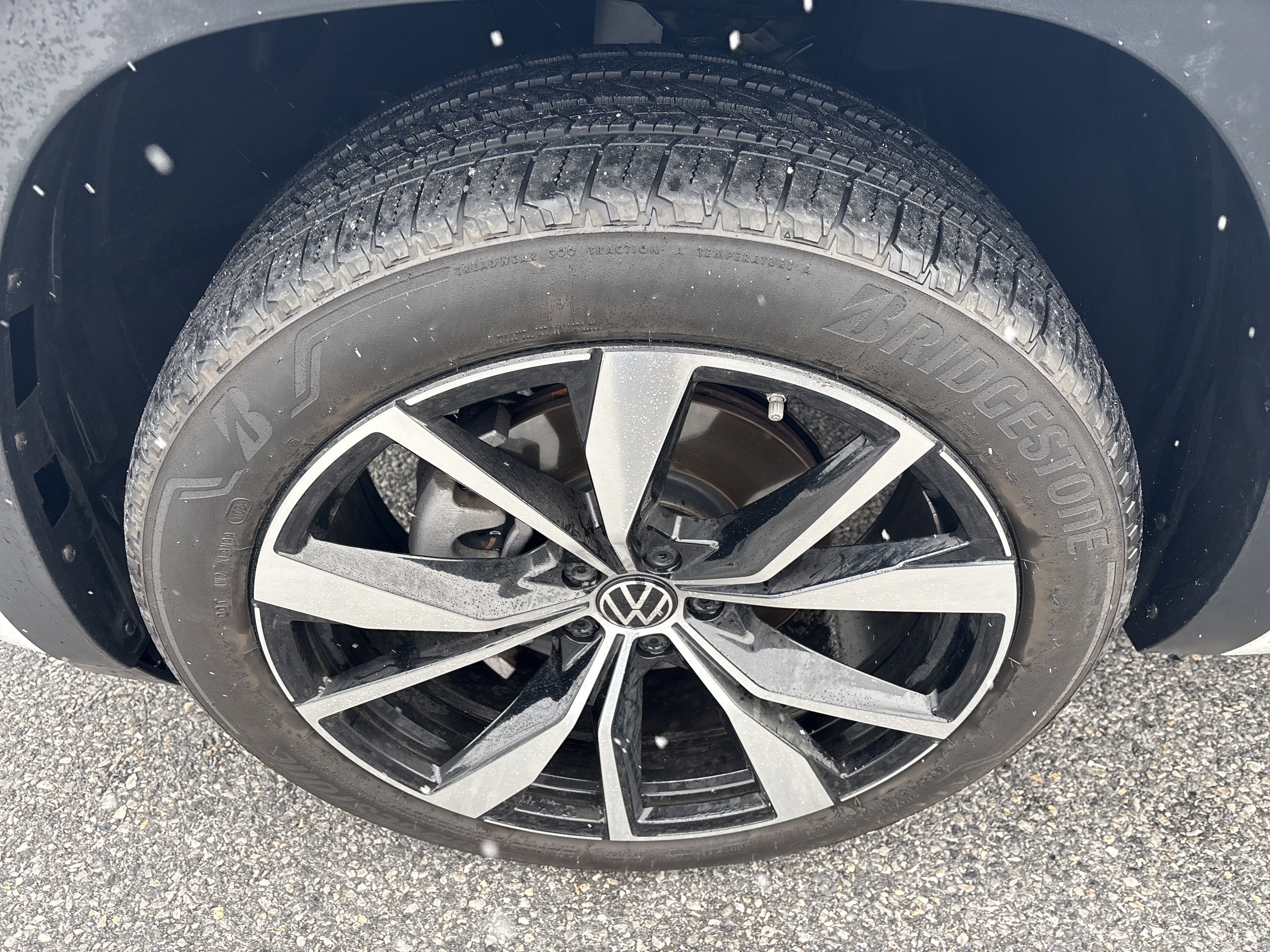 Certified 2024 Volkswagen Atlas SEL Premium R-Line image 7