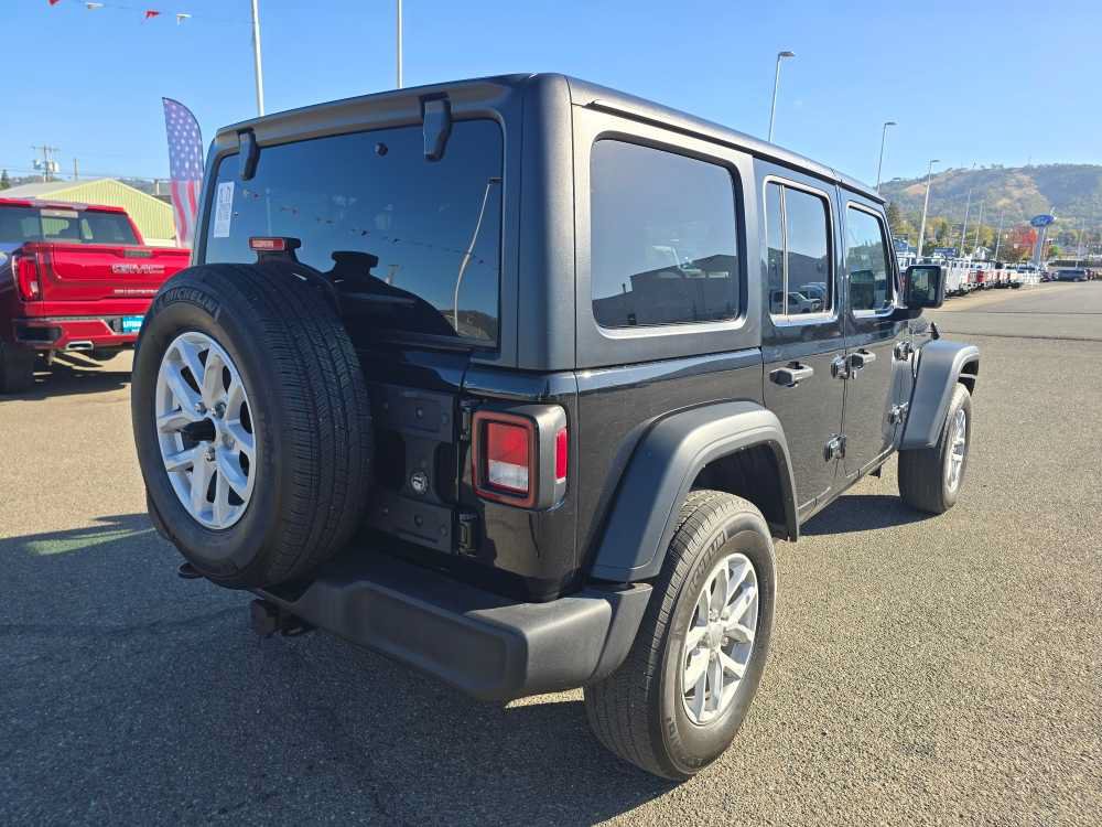 Used 2023 Jeep Wrangler Unlimited Sport AWD/4WD image 17